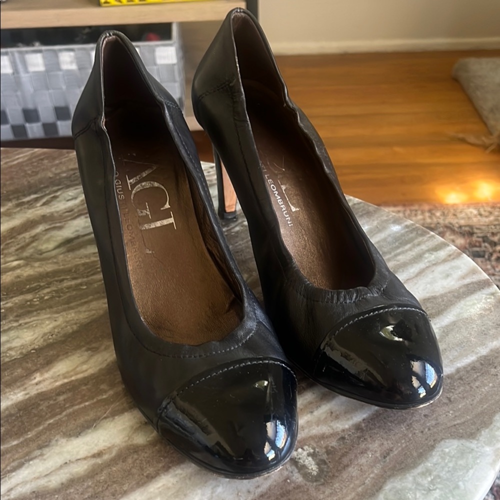 AGL Black Patent Leather Heels with Pointed Toe